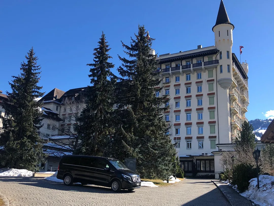 Premiumfahrzeug für einen Chauffeurtransfer nach Gstaad