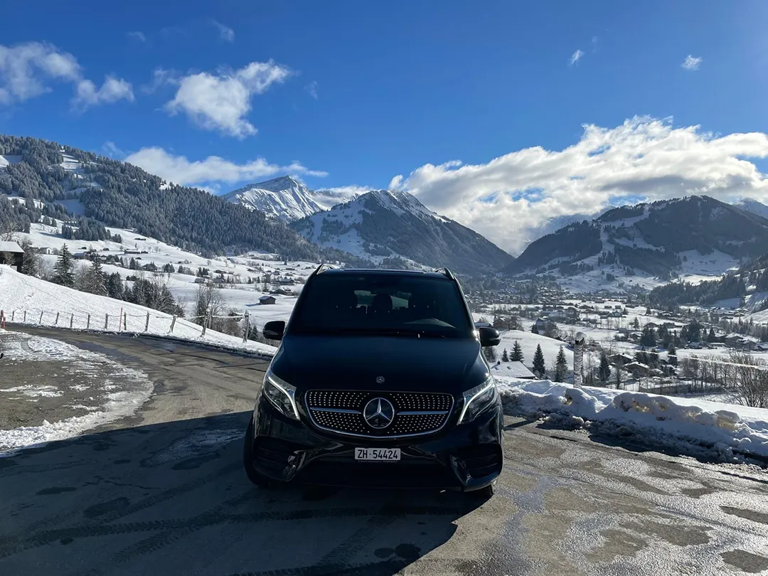 Premiumfahrzeug für einen Chauffeurtransfer nach Saanen