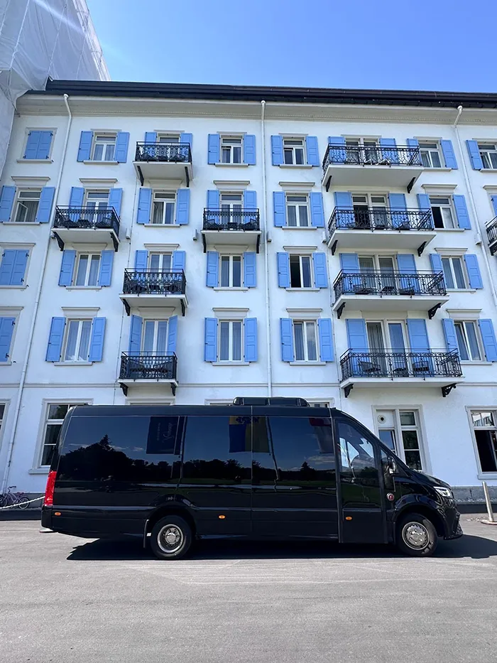 Ankunftsbereich des Hotels Grand Hotel des Bains Kempinski St. Moritz in den Schweizer Alpen